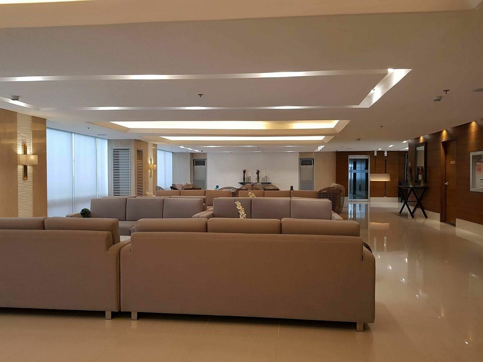 Breeze Residences Near World Trade Center Pasay Buitenkant foto